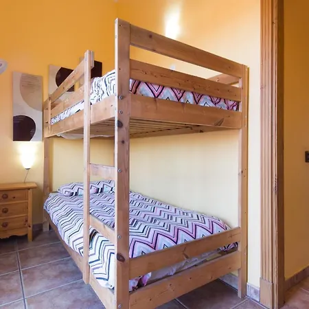 Lovely 4-Bed Villa In Costa Adeje *