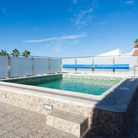 Lovely 4-Bed Villa In Costa Adeje Βίλα