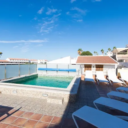 Βίλα Lovely 4-Bed Villa In Costa Adeje