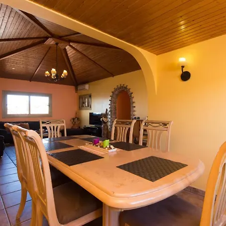 Βίλα Lovely 4-Bed Villa In Costa Adeje