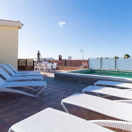 Lovely 4-Bed Villa In Costa Adeje
